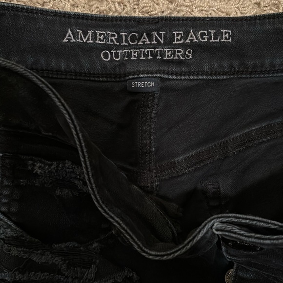 American Eagle stretch shorts Tomgirl fit size 4 - Picture 2 of 2